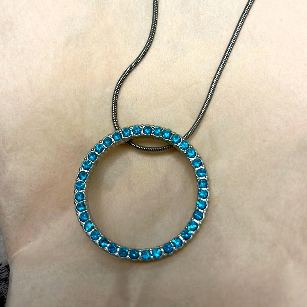 SALE!!! BLUE CRYSTAL PENDANT NECKLACE 🔥🤩